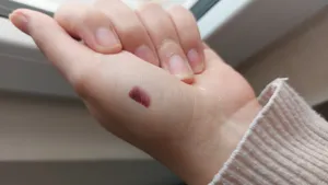 تجریه خرید مداد لب و چشم بارین بیوتی شماره 25