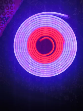 ریسه نئون فلکسی مدل 4 سیم 12V-RGB طول 5 متر