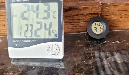 دماسنج و رطوبت سنج مدل C001