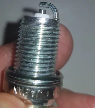 شمع خودرو ان جی کی مدل BKR6E بسته 4 عددی