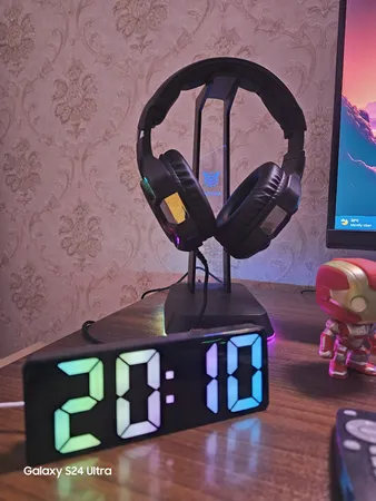 ساعت رومیزی دیجیتال مدل صفحه رنگی کد GH0725D