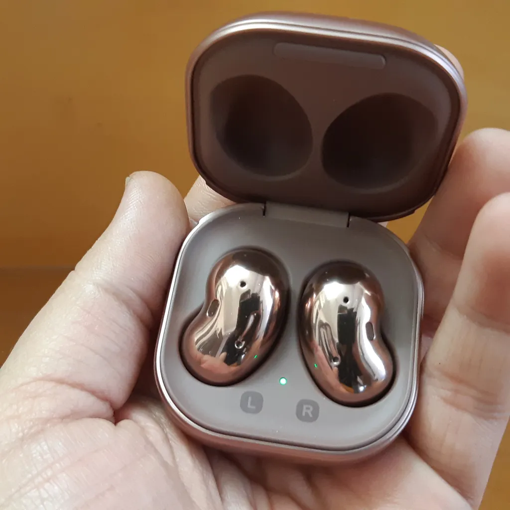 هدفون بلوتوثی سامسونگ مدل Galaxy Buds Live