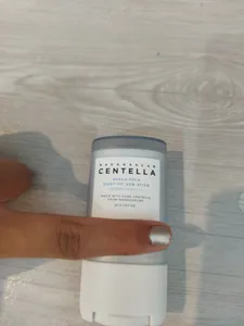 تجریه خرید استیک ضد آفتاب بی‌رنگ سانتلا، SPF 50، مدل skin1004، مناسب انواع پوست با حجم 20 میلی‌لیتر، محافظت‌کننده در برابر اشعه‌های UVA و UVB، ضد حساسیت و مرطوب‌کننده، PA++++، روشن‌کننده، دارای فرمولاسیون عصاره مغذی و هیالورونیک اسید، با ماندگاری 3 ساعته 