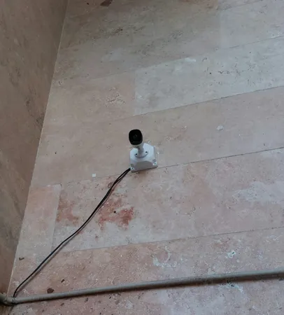 دوربین مداربسته آنالوگ داهوا مدل DH-HAC-B2A21P