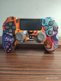 محافظ دسته بازی پلی استیشن 4 مدل rainbow به همراه روکش آنالوگ