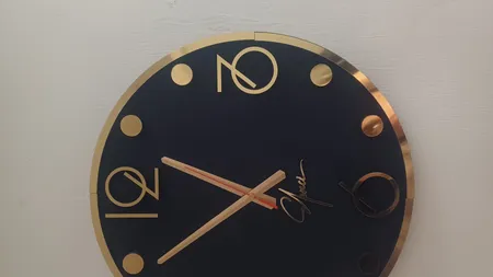 ساعت دیواری اِلِنسی مدل Rebecca کد 40c