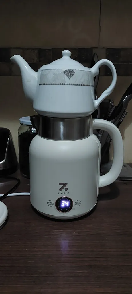 کتری برقی هوشمند زوله له مدل HK152