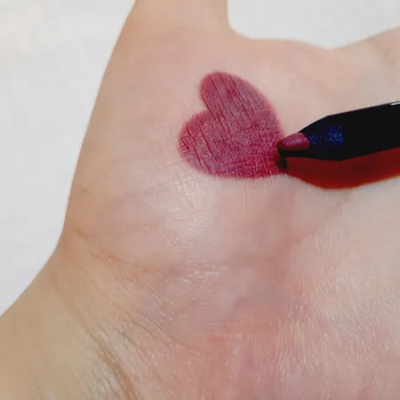 مداد لب گلدن رز مدل DREAM شماره 533