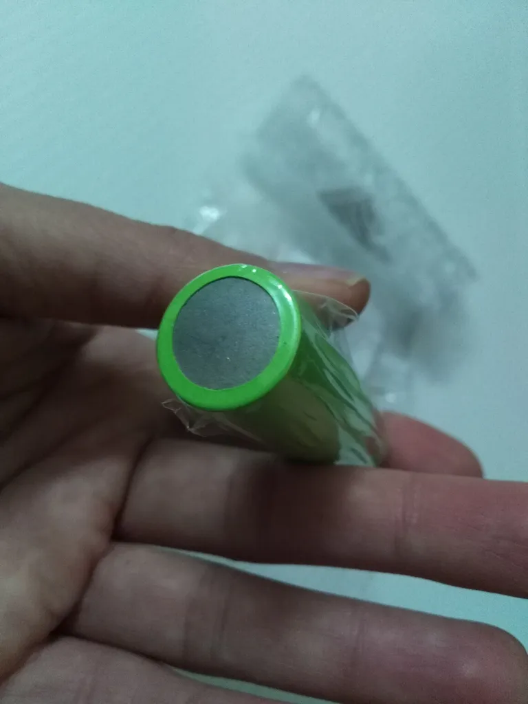 باتری لیتیوم یون قابل شارژ مکسل مدل ICR-18650-5C ظرفیت 2200 میلی آمپرساعت