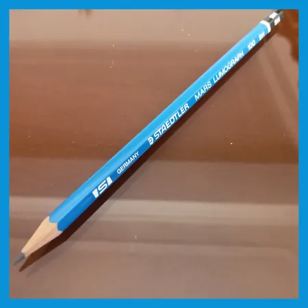 مداد طراحی استدلر مدل Mars Lumograph 100 با درجه سختی نوک 9H