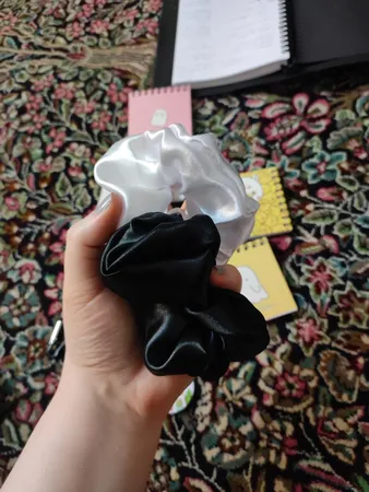 کش مو زنانه مدل اسکرانچی ساتن