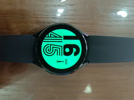 ساعت هوشمند 40 میلی‌متری سامسونگ مدل Galaxy Watch4 با بند سیلیکونی