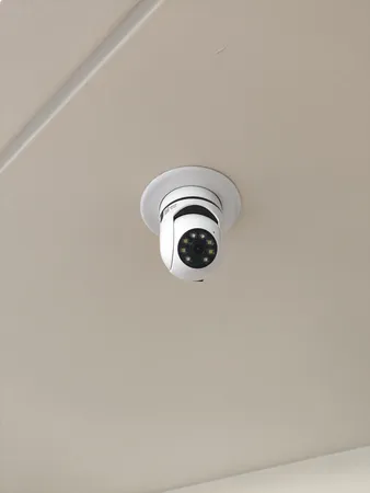 دوربین مداربسته بی سیم تحت شبکه اسفیورد مدل Y335