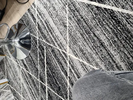 فرش ماشینی ساوین کد 4083 زمینه مشکی