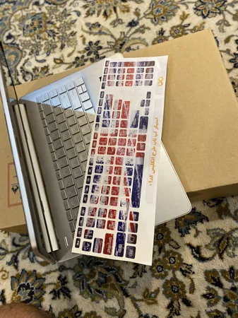 استیکر لپ تاپ توییجین و موییجین کد 01 مناسب برای لپ تاپ 15.6 اینچ به همراه برچسب حروف فارسی کیبورد