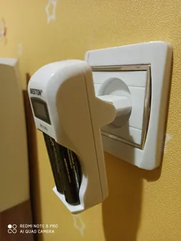 شارژر باتری بستون مدل C902