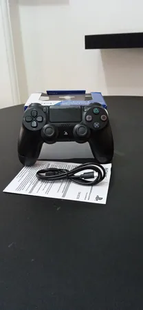 دسته بازی پلی استیشن 4 مدل CUH-DUALSHOCK4