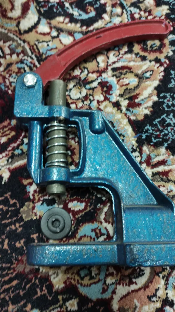 دستگاه پرس دکمه دی او کی مدل m24