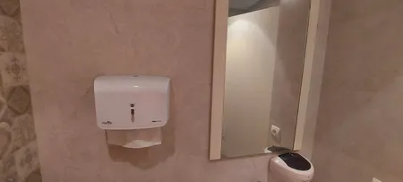 پایه رول دستمال کاغذی ایمن آب مدل ورونا