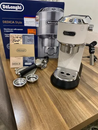 اسپرسو ساز دلونگی مدل EC685