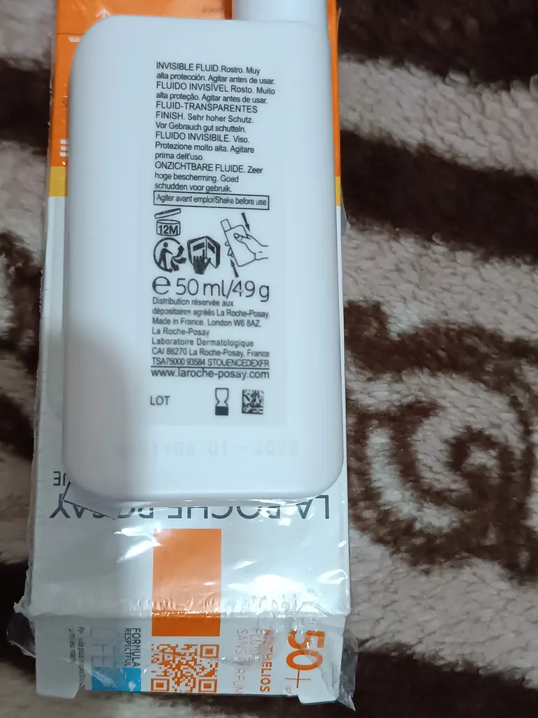 فلوئید ضدآفتاب بی‌رنگ لاروش پوزای +SPF50 مدل UVMune400 مناسب انواع پوست، حجم 50 میلی‌لیتر