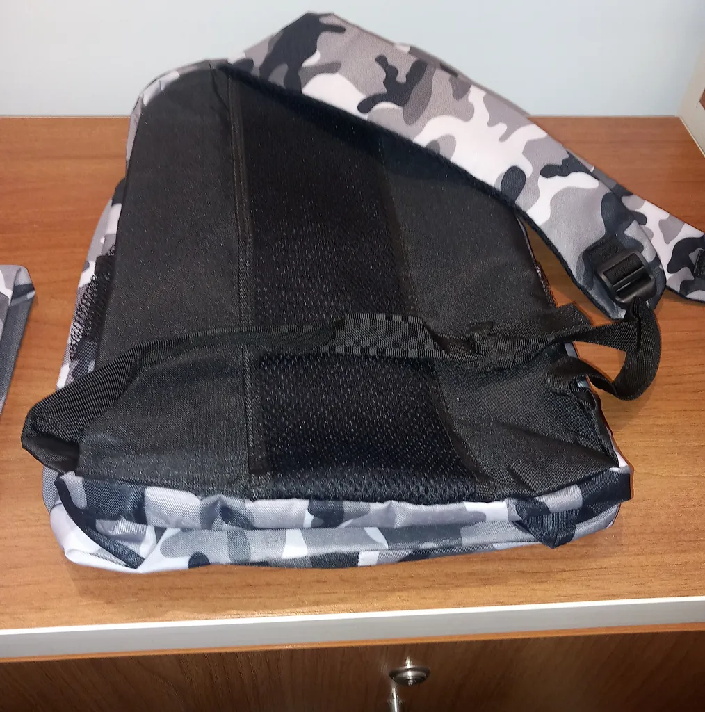 کوله پشتی توریث مدل CH-915 به همراه جامدادی