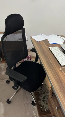 صندلی اداری بتیس مدل b205m