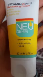 کرم روشن کننده نئودرم مدل Vitamin C Plus حجم 50 میلی لیتر