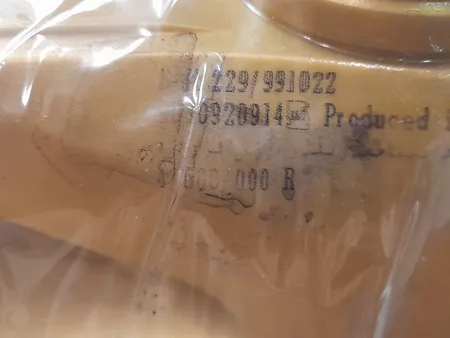 روغن موتور خودرو زادو مدل ULTRA EXTREME کد SAE 5W30-SN حجم 4 لیتر