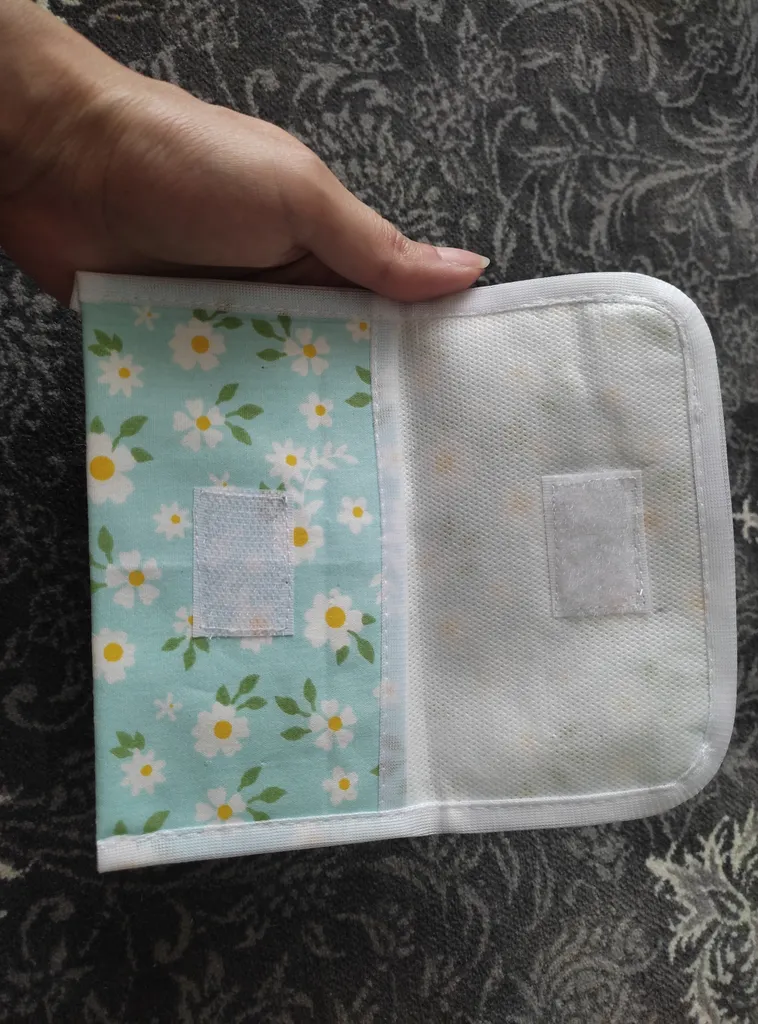 جای دستمال کاغذی طرح گل بابونه مدل BSA020528