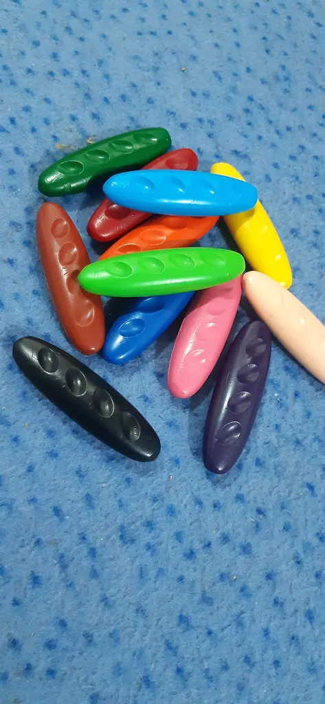 مداد شمعی 12 رنگ مدل جادویی