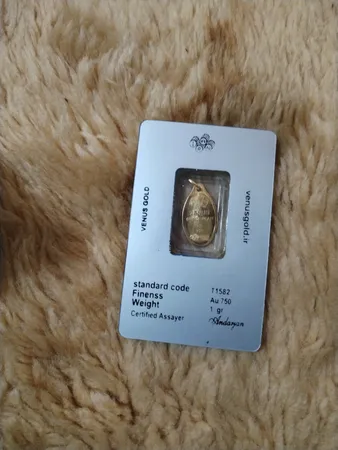 طلا گرمی 18 عیار گالری طلای نجفپور مدل ونوس