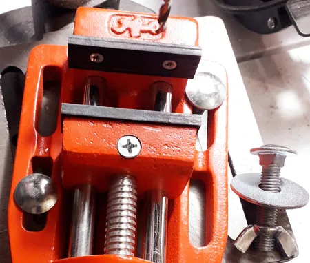 گیره زیر دریل مهر مدل C1