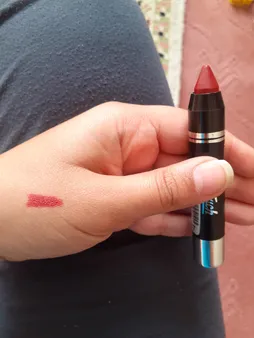 رژ لب مدادی میلوس شماره 37