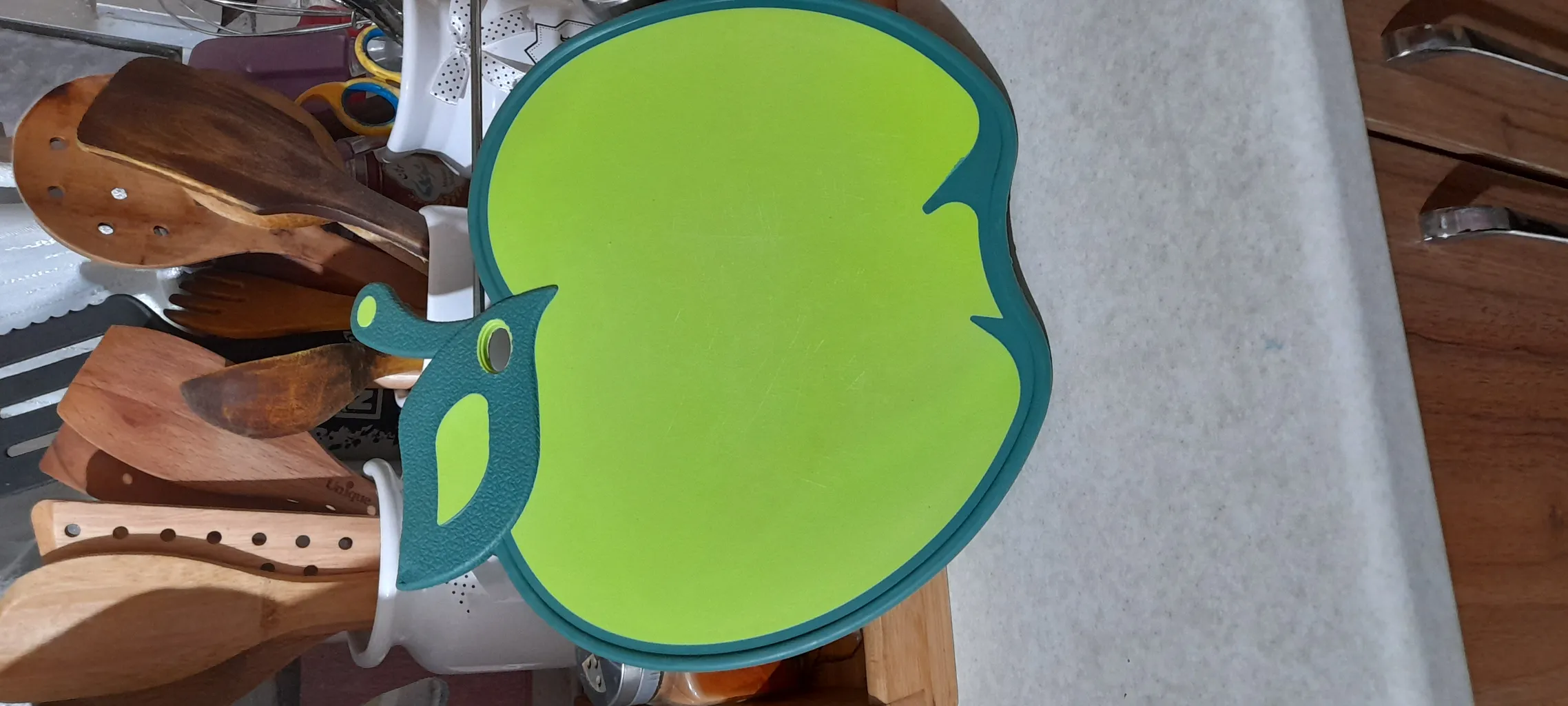 تخته گوشت رزگلد مدل سیب