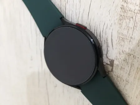 محافظ صفحه نمایش مدل شیشه ای مناسب برای ساعت هوشمند سامسونگ Galaxy watch4 active 44mm