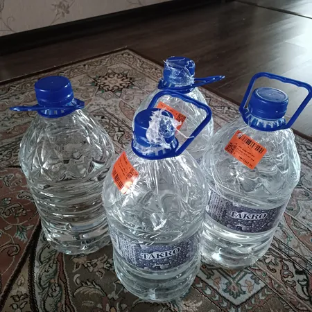 آب مقطر تکرو مدل R10 حجم 4000 میلی لیتر