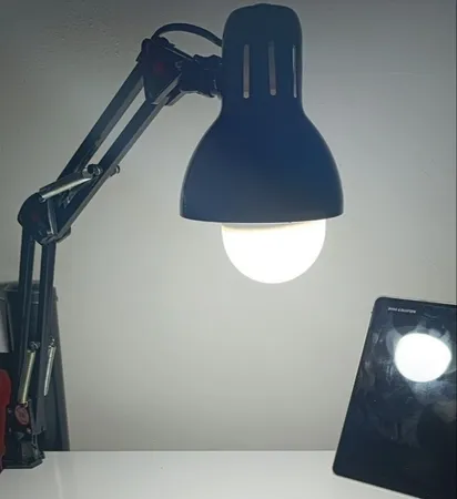 چراغ مطالعه بوستانچی مدل EN-111 همراه با لامپ  ال ای دی 7 وات E27