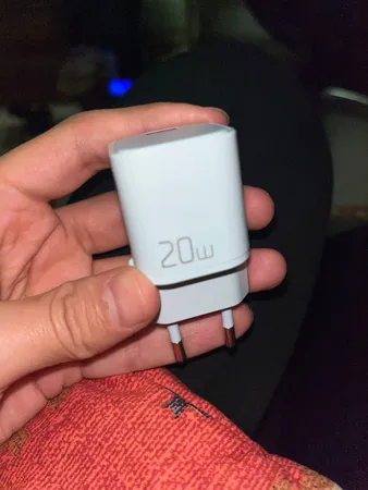 شارژر دیواری 20 وات مک دودو مدل CH-402