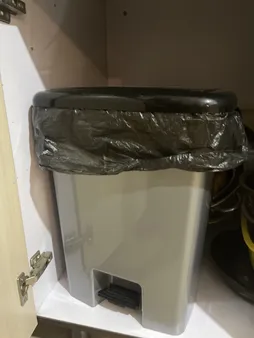 سطل زباله پدالی ممتاز پلاستیک مدل 730 ظرفیت 25 لیتری