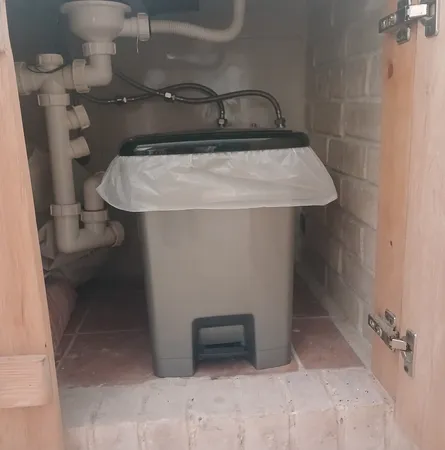 سطل زباله پدالی ممتاز پلاستیک مدل 720 ظرفیت 15 لیتری