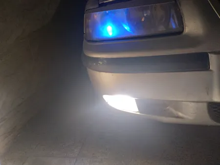 لامپ هدلایت خودرو مدل D9H3 بسته 2 عددی