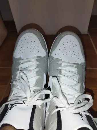 کفش مخصوص دویدن مدل Air Jordan 1 Mid Light Smoke