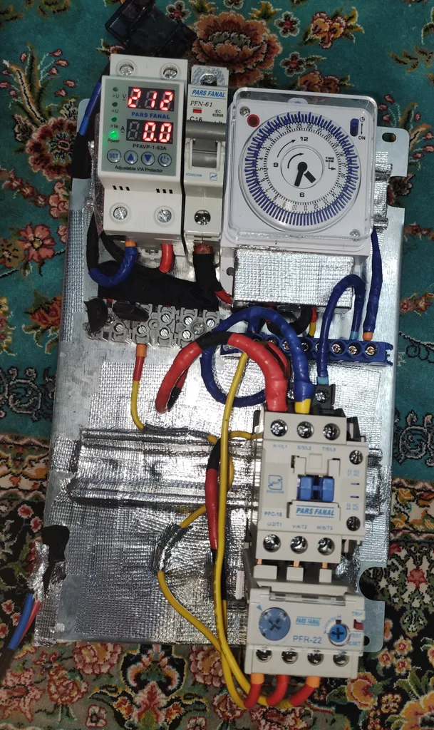 محافظ ولتاژ پارس فانال مدل ۶۳ آمپر تکفاز