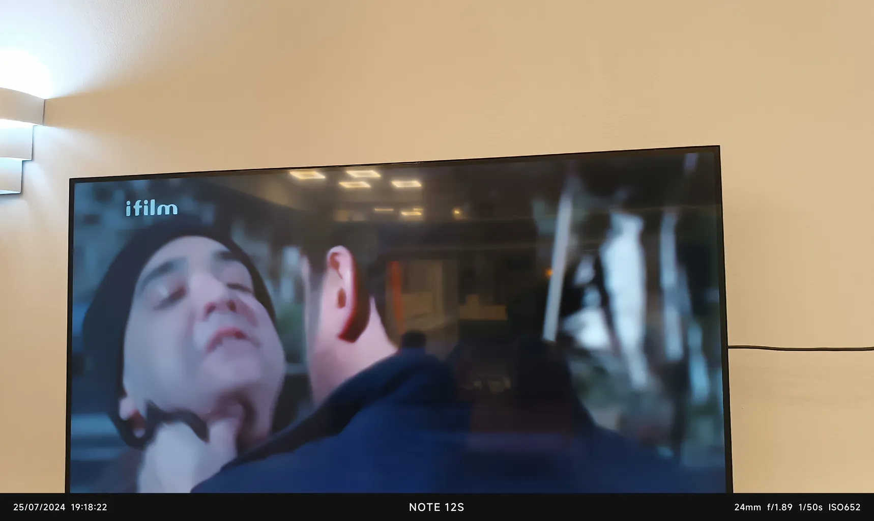 تلویزیون ال ای دی سام الکترونیک مدل UA32C4600TH سایز 32 اینچ