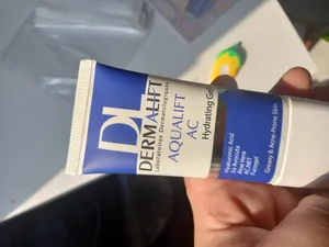 تجریه خرید ژل آبرسان صورت درمالیفت مدل AQUALIFT AC مناسب برای پوست‌های چرب و جوشدار حجم 50 میلی لیتر