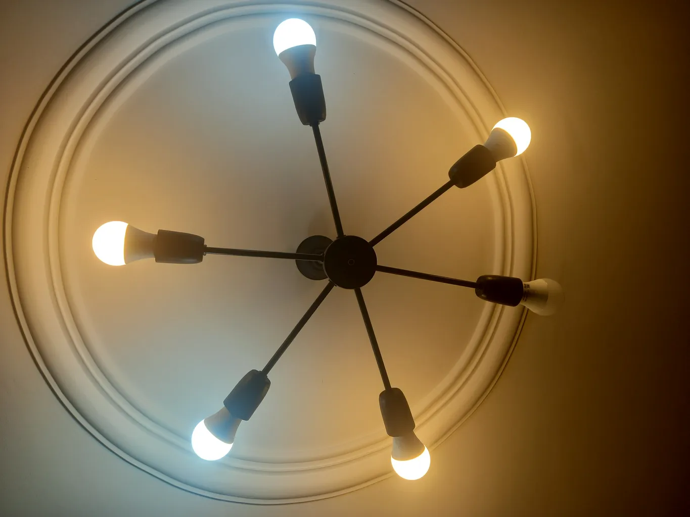 لامپ LED بروکس 10 وات مدل A60 پایه E27 بسته 10 عددی