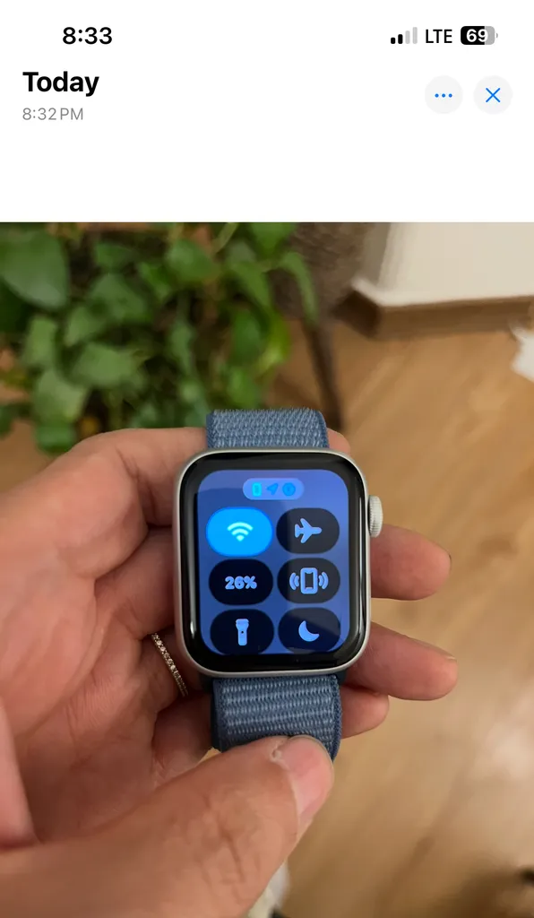 ساعت هوشمند اپل مدل  SE Aluminum Case 40mm with Sport Loop Band