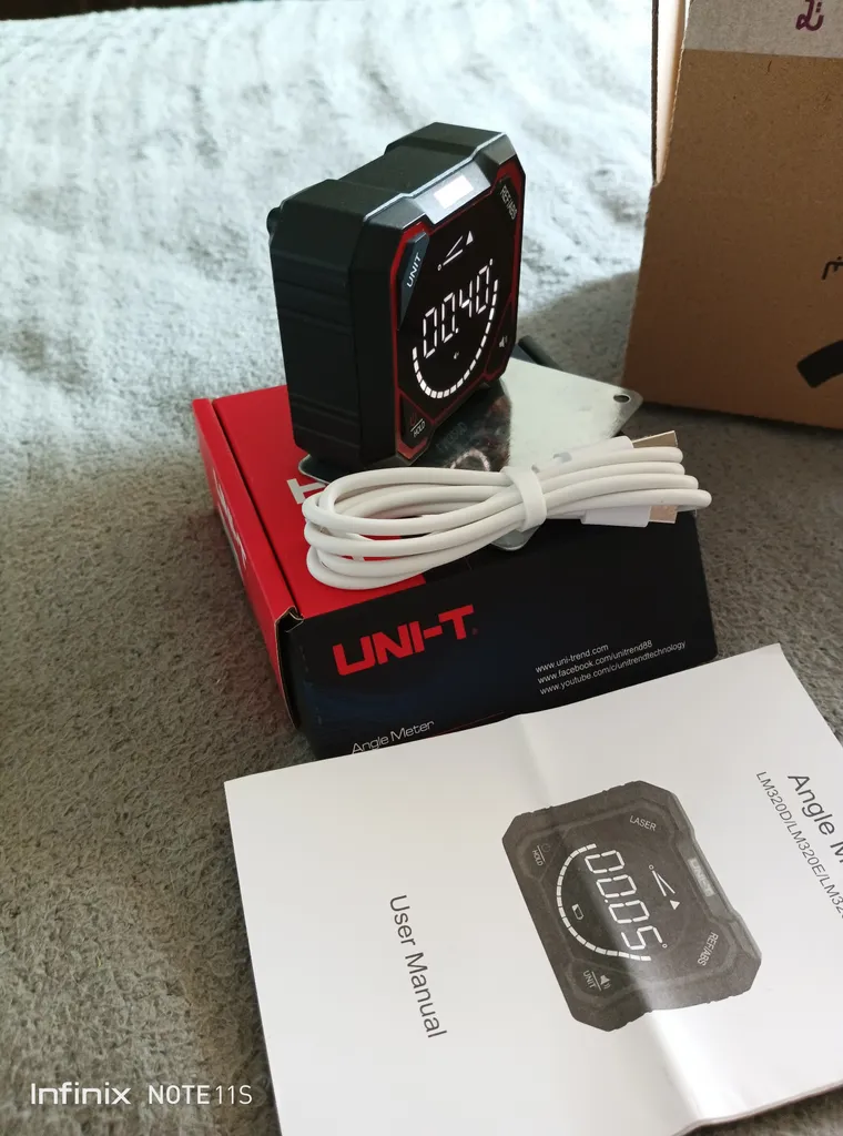 شیب سنج یونی-تی مدل LM320D