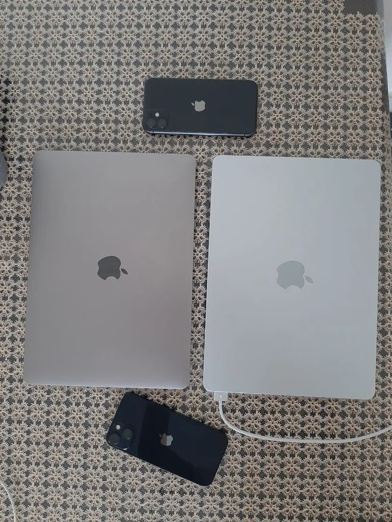 لپ تاپ 13.6 اینچی اپل مدل MacBook Air MC6T4 2025 LLA-M4-16GB RAM-256GB SSD